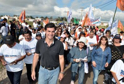 Para el Topo, se elije entre un modelo centralista y otro federal