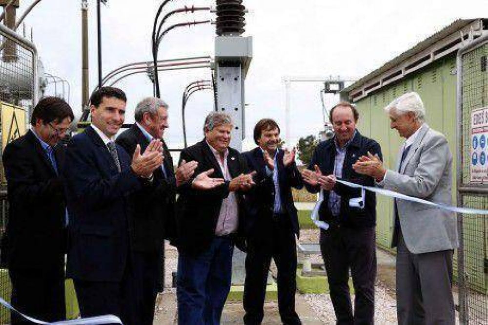 Inauguraron dos obras de energa elctrica en el distrito de Coronel Surez
