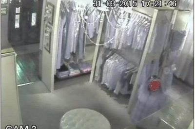 Dos mujeres fueron filmadas robando un comercio de la ciudad