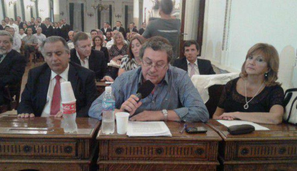 Goizueta reclam� no actuar como �una simple escriban�a del Ejecutivo�
