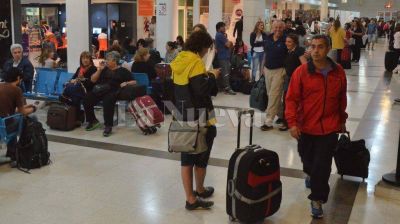 Miles de bahienses viajan por el fin de semana largo; la mayor�a eligi� Mar del Plata