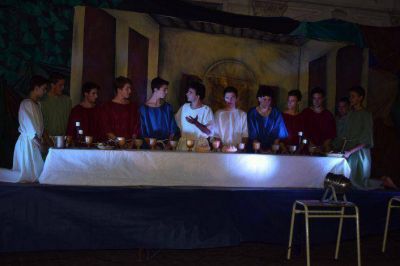 Se realiz� el V�a Crucis Solidario en el Paseo Mend�a