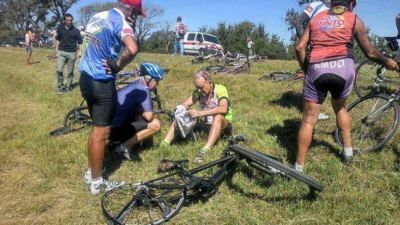 As� atropell� una pickup a 40 ciclistas cerca de R�o Cuarto