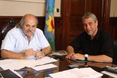 Ferraresi se reuni� con el ministro Granados