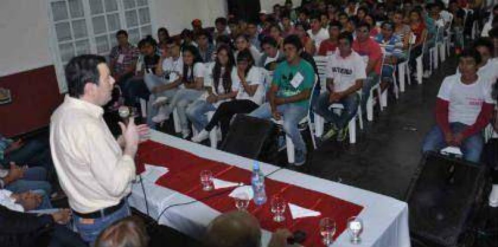 Zamora disert en un encuentro de jvenes de circuitos rurales del Frente Cvico