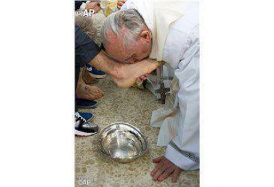 Papa Francisco en la c�rcel de Rebibbia celebra la Misa 
