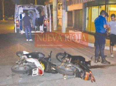 Tres j�venes con heridas luego de un espectacular choque entre motos