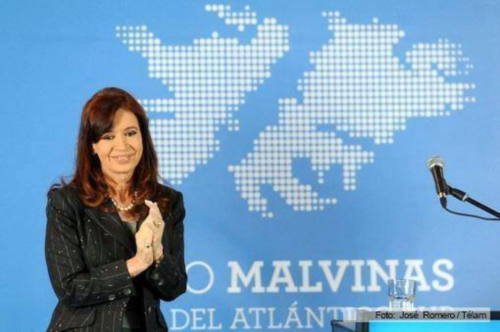 La Presidenta encabeza el acto central por Malvinas