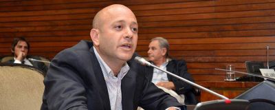 HINOJO: �HAY QUE DEJAR LAS BANDER�AS POL�TICAS Y TRABAJAR CODO A CODO CON TODOS LOS SECTORES�