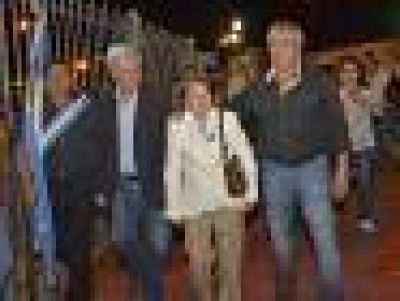 A 33 a�os de la gesta de Malvinas, San Fernando realiz� una vigilia y un homenaje art�stico a los veteranos