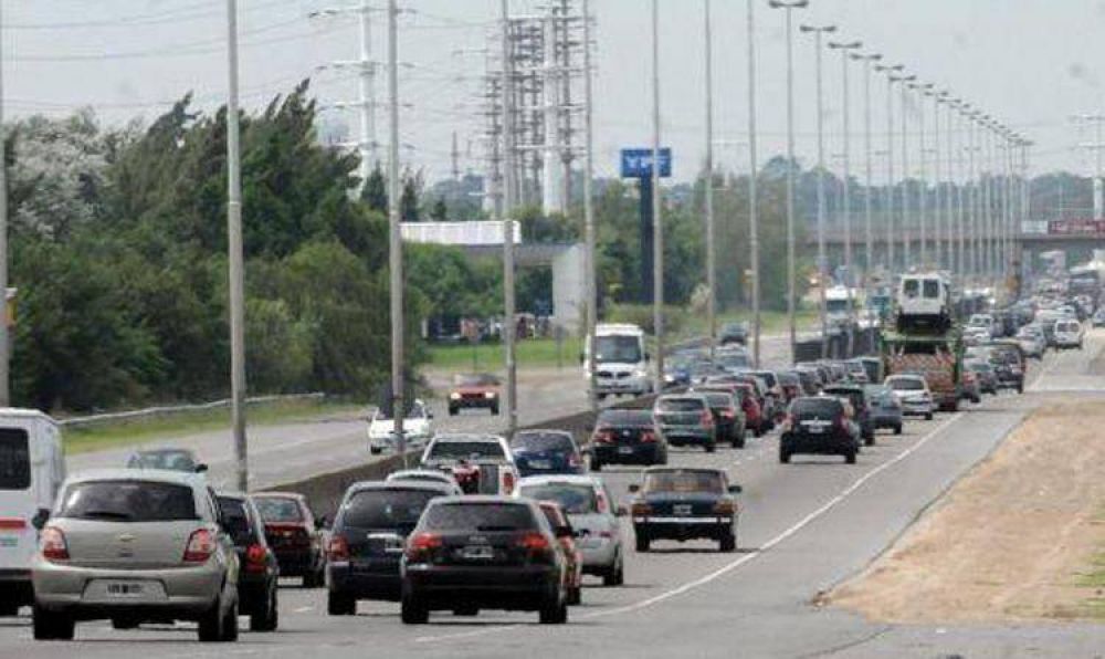 Fin de semana largo: M�s de 2.700 veh�culos circulaban por hora en la Ruta 2