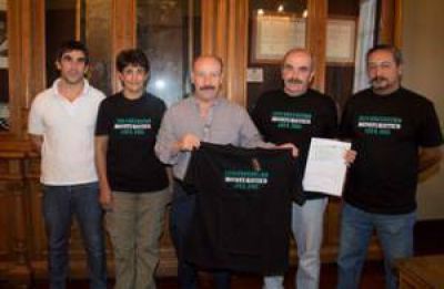 El Intendente entreg� un subsidio de 15 mil pesos a los organizadores del 26� Encuentro Mototur�stico