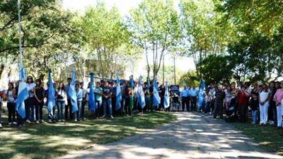Se rindi� homenaje a los soldados h�roes que dejaron su vida por la patria y a aquellos que pudieron volver