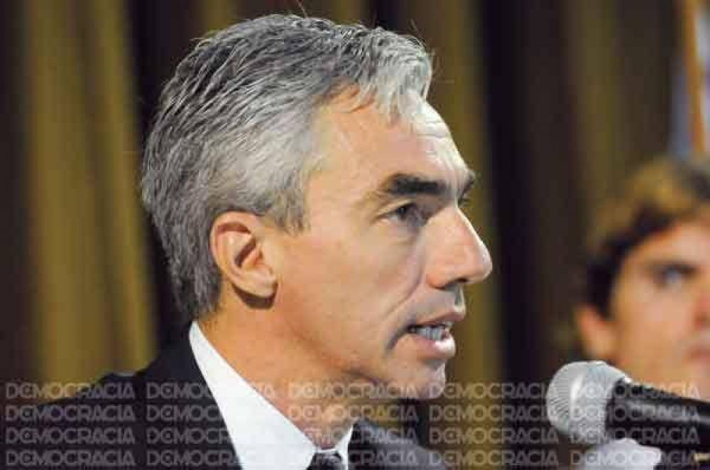 Meoni mostr� una ciudad �hiperactiva� y pidi� que �no rija la pol�tica del obst�culo�