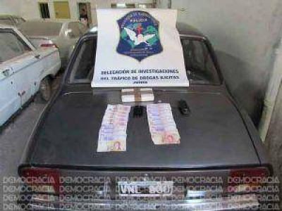 Cayeron dos sujetos que ten�an en su poder un ladrillo de coca�na