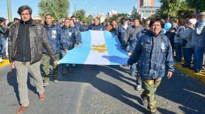 El �orgullo malvinero� se palpit� ayer en las calles de una ciudad que vivi� la guerra