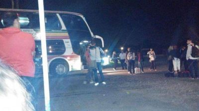 Apedrearon micro en Ruta 2 que se dirig�a a Mar del Plata