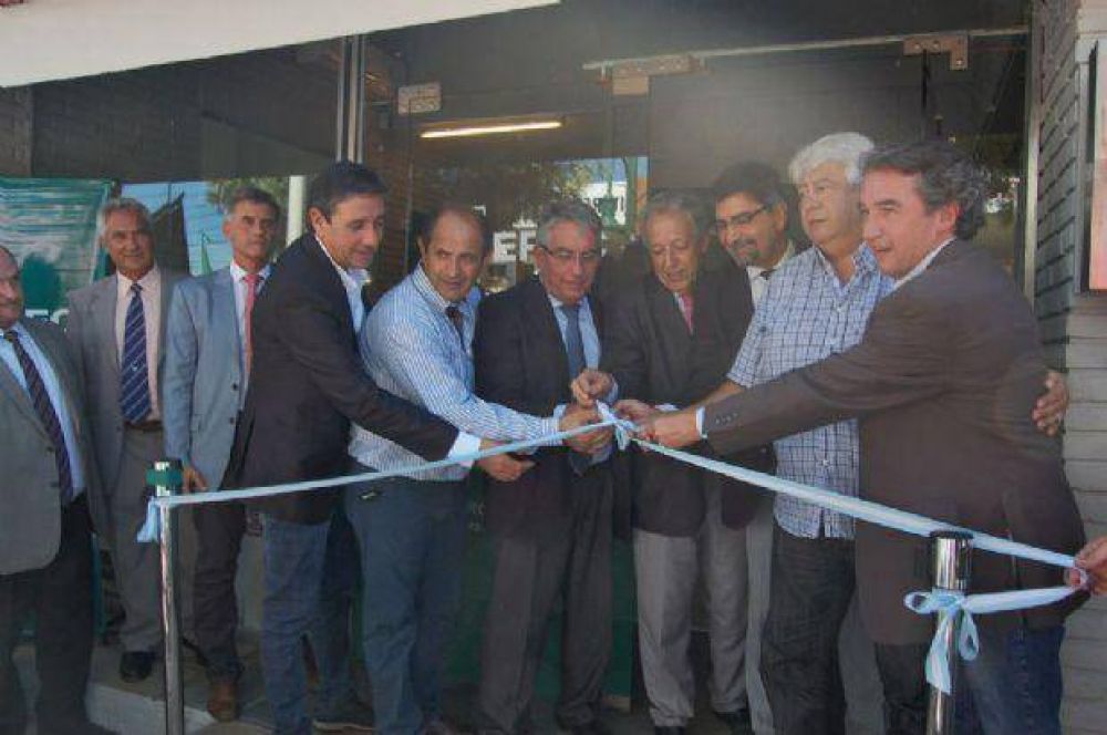 Tras las inundaciones, EPEC reabri� sede en Villa Allende