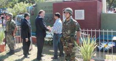 Amaya y Alfaro homenajearon a nuestros h�roes de Malvinas