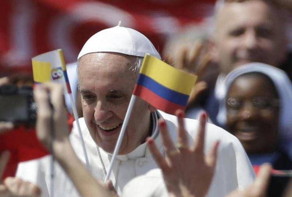 Paz en Colombia debe reparar el daño a las víctimas: Papa