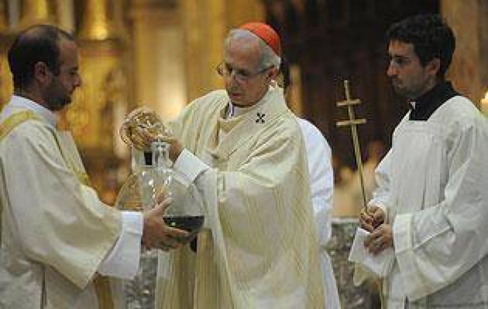 El cardenal Poli llama a los sacerdotes a servir sin mezquinos intereses