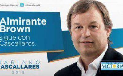  En sinton�a con Scioli, Cascallares empapela Almirante Brown con afiches del FpV