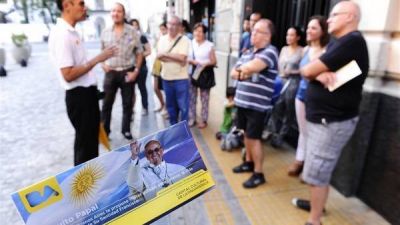 El tour del Papa, un im�n para los turistas que vienen del interior
