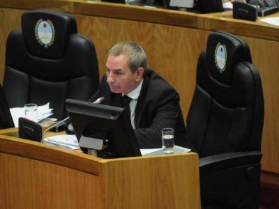 El legislador Jos� Guti�rrez pide la suspensi�n de los comicios
