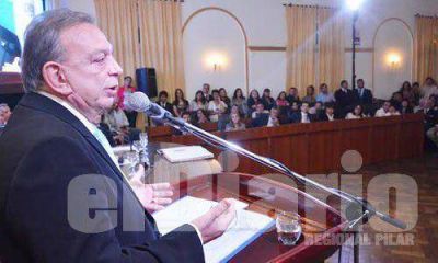 Z�ccaro vuelve a la idea de cobrar a pacientes for�neos