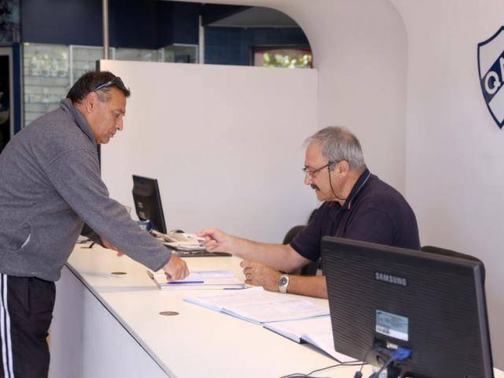 Siguen las firmas en el QAC