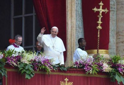 El Papa celebr� la misa de Pascua e invoc� por la Paz