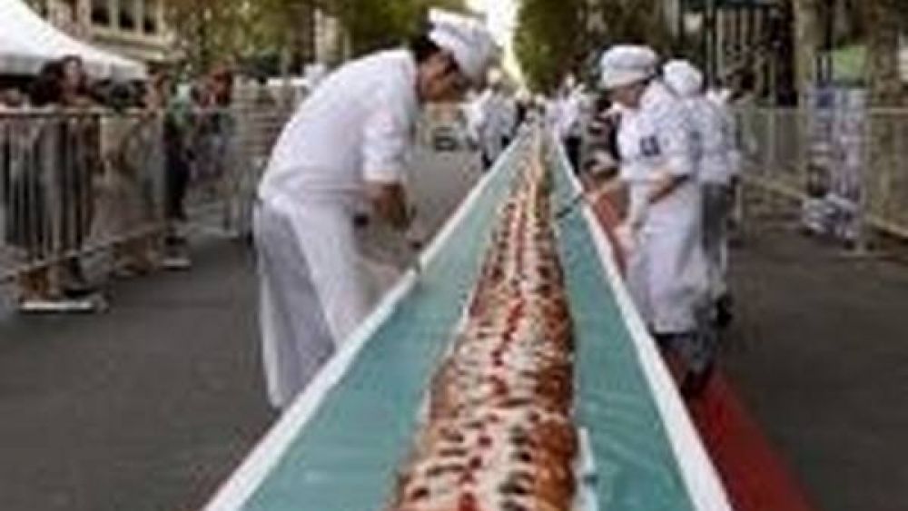 En cuatro horas se vendi� la trenza gigante de Pascua