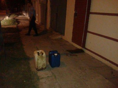 Detenidos por robar 85 litros de gasoil de un cami�n