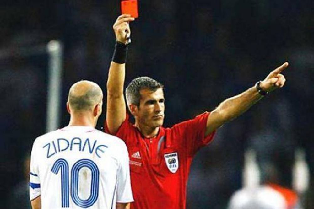 El recuerdo de la expulsin de Horacio Elizondo a Zinedine Zidane; otro uso ilegal de la TV?