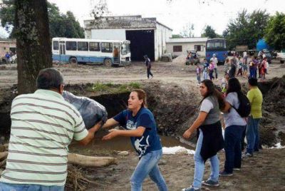 Ayuda a Tucum�n: Donaciones crespenses llevadas a destino