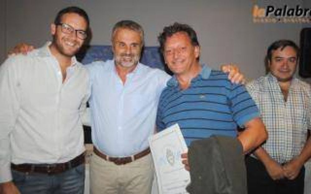 Intendente Curetti entreg� t�tulos de propiedad y cr�ditos en Patagones