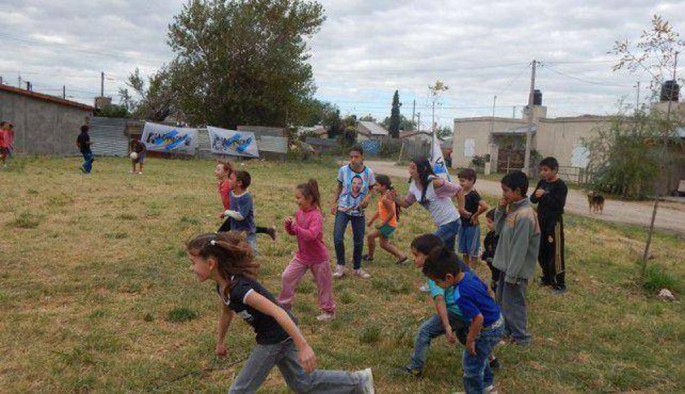 Jornada recreativa y de asesoramiento de �La C�mpora�