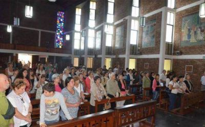 Semana Santa en Pilar: M�s de 150 vecinos participaron del Circuito de las Siete Iglesias