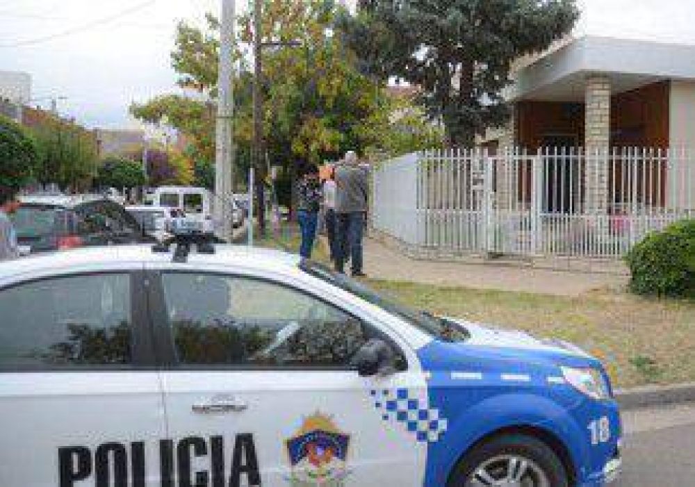 Robaron todo de una casa y hasta se tomaron un caf� 