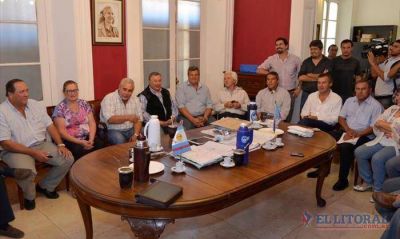 Comunas peronistas dividen estrategias: Capital votar�a en julio, Goya en octubre