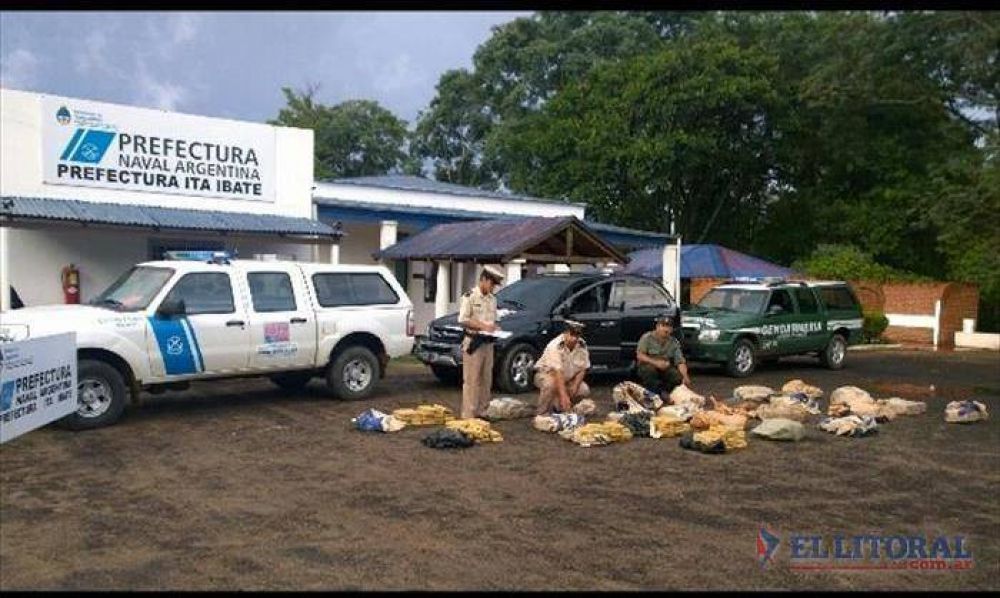Secuestran 297 kilos de marihuana que eran transportados en un autom�vil