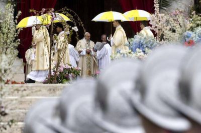 �En Pascua �cese el fragor de las armas!�, clama Francisco