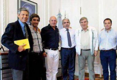An�bal Fern�ndez recibi� a concejales del FPV de 9 de Julio