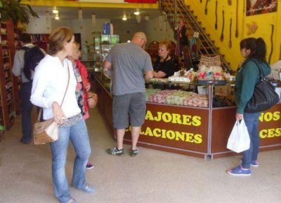 Turismo: el mal tiempo dispar� la venta de artesan�as y ropa