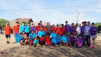 Serebrinsky entreg� material deportivo a club barrial