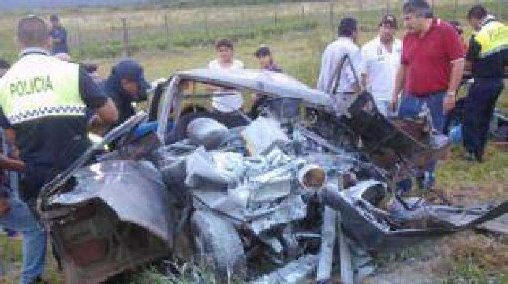 Tres muertos en un terrible choque cerca de La Cocha