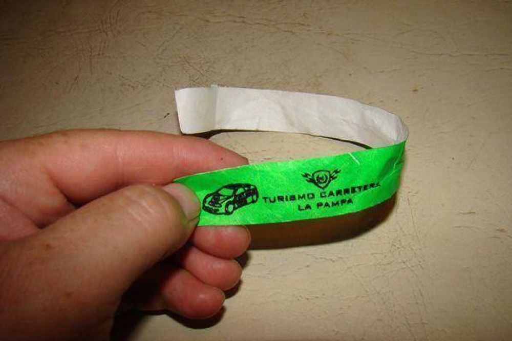 Detuvieron a padre e hijo que vend�an entradas truchas para el TC