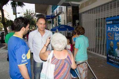 Ibarra recorri� los barrios de Villa Lugano y Mataderos