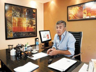 Para Alfredo Cornejo �la situaci�n financiera no es buena y habr� que ajustar el gasto p�blico�