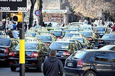 Protesta de taxistas contra la instalaci�n de mamparas y GPS